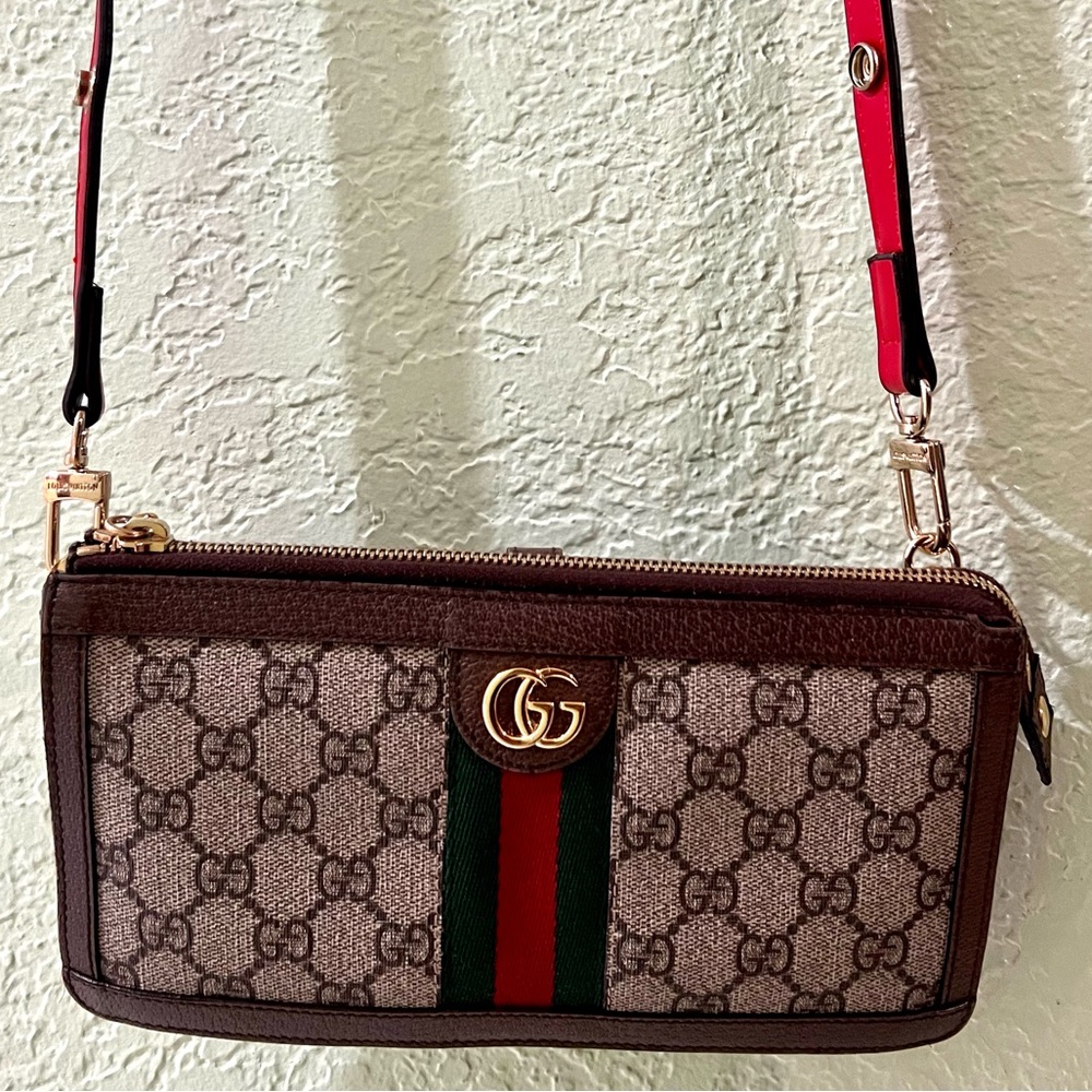 ❌👑✅PRICE FIRM✅AUTHENTIC Gucci GG Supreme Ophidia Wristlet - Picture 5 of 17